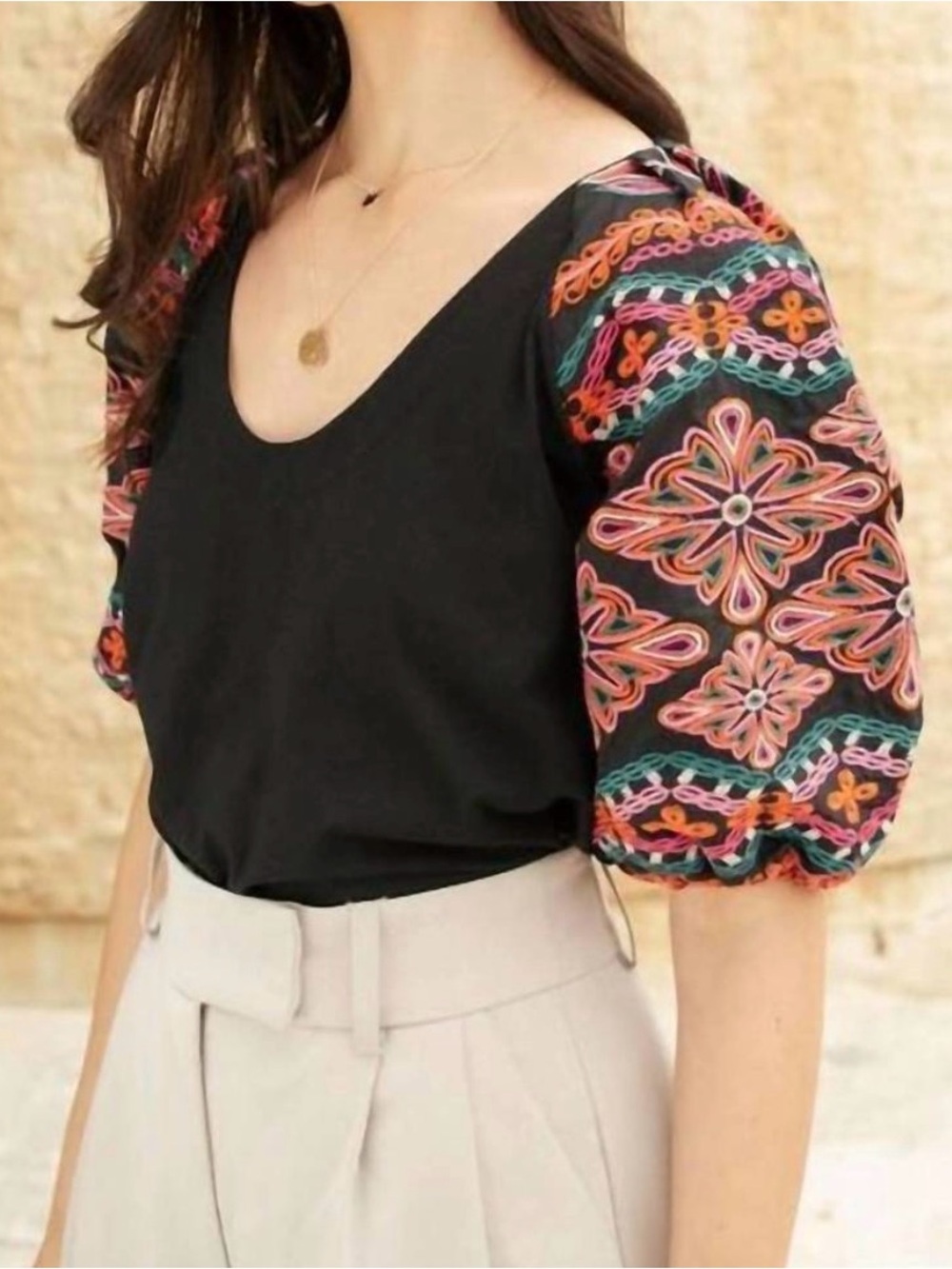 THML black blouse features vibrant, colorful embroidered puff sleeves Sz S (j6)